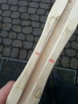 Erstmal den Griff des Hollers etwas verfeinert und gesäubert. Ich denke ich werde in den Markkanal noch ein Stück dunkleres Holz einkleben.