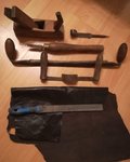IMG_20180212_014035.jpg (159.08 KiB) 8871 mal betrachtet Altes Werkzeugpaket, Hobel Ziehmesser, Feile, Leder