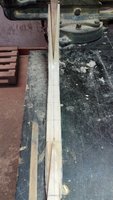 Bemaßter und ausgeschnittener Rahmen