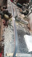 Dann wird das Geweihstück zwischen das Horn angepasst.