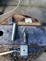 IMG_20200703_155432.jpg (179.8 KiB) 4207 mal betrachtet zur Erinnerung... so habe ichdie Instant Tudor Bodkins hergestellt. Ich habe nur die Form nochmals nachgearbeitet.