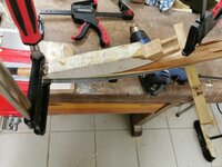 25.1.2ß22 Traubenkirsche vor dem Richten 1.1.jpg (237.32 KiB) 1633 mal betrachtet Die Traubenkirsche ist noch etwas verdreht, das habe ich versucht zu Richten