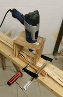 mit der Heißluftpistole.