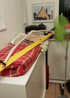 neuer Sehnenbelage mit Hosengummi gewickelt und im Kaltluftstrom über Nacht