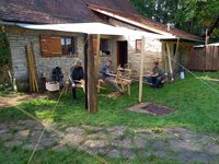 v.l.n.r.  Spanmacher, Wazuka &amp; F'al Gran am Schaffen