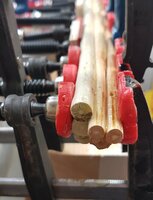 Bauchlage aufgeklebt