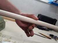 Bodentiller nach Gefühl, bei der Dicke kontrolliere ich gerne mit Daumen und Zeigefinger indem ich den Wurfarm entlangfahre