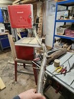 Über die Bandsäge geschoben