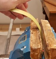 bei dieser Biegung sind die ersten Bambusfasern gerissen