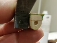 Ins Overlay und das WA-Ende habe ich 4 mm Löcher gebohrt, damit das Epoxid beide Teile bei der stumpfen Verbindung besser halten kann