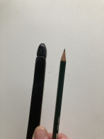 Obere Nocke mit obligatorischem Größenvergleich