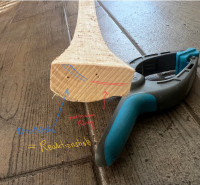 Reaktionsholz mit Löcher vom Feuchtigkeitsmessgerät