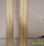 man sieht durch die Feuchte gut die Jahresringe