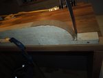 den Radius habe ich mit einen kleinen Kochtopf aufgemalt und dann ausgesägt, die Länge dieses Recurves ist ca. 15cm