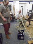 Der eindeutige Beweis...:<br />"Ein gutgefüllter Bierkasten ist ein<br />unverzichtbares Bogenbauerwerkzeug...!"