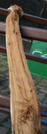 ist 152 cm lang, 5 cm breit mit einem Twist von 50-70°. Jahresringe ziemlich dünn. Wenig Material am Bauch, teilweise <35 mm, dafür höllisch Reflex