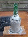 Bei der Flaschen-Methode ist <br />immer noch alles ziemlich zäh.<br />"Trocknet" seit Do. Nachmittag.<br />Ebenfalls ist die Wandung nicht <br />kompakt genug...