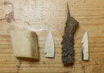 2 Spitzen<br />1x Knochen 1x Geweih